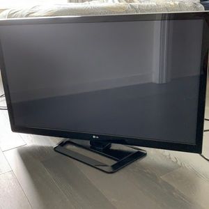 LG 42” PLASMA TV